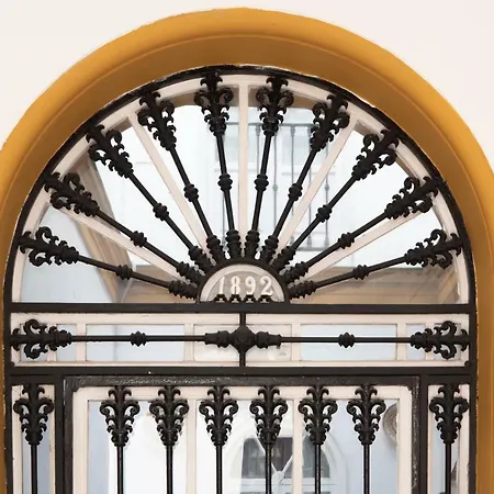 Luxury House 1892 V33-1a Seville